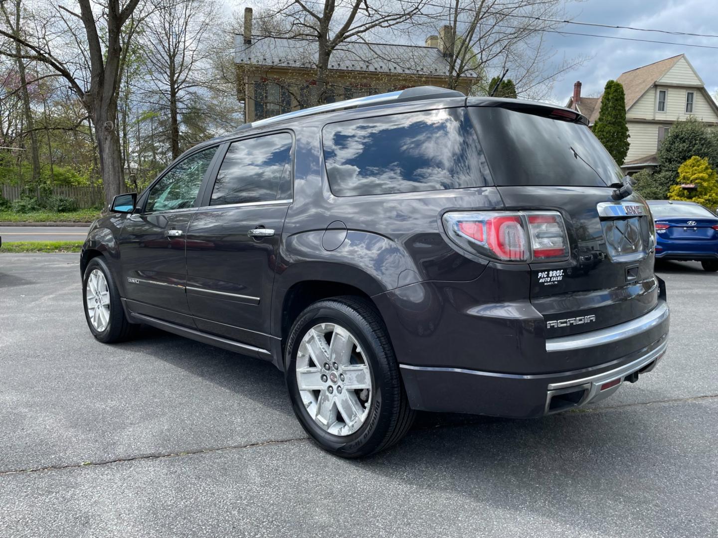 2014 black /black GMC Acadia Denali AWD (1GKKVTKD2EJ) with an 3.6L V6 DOHC 24V engine, 6-Speed Automatic transmission, located at 101 N. Main Street, Muncy, PA, 17756, (570) 546-5462, 41.207691, -76.785942 - Photo#2